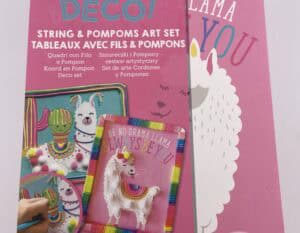 Tableaux avec fils et pompons lama