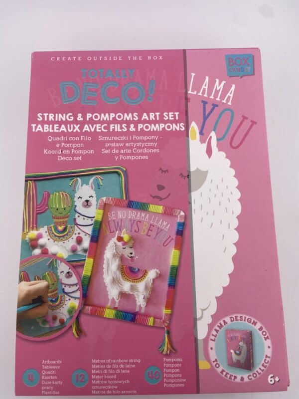 Tableaux avec fils et pompons lama